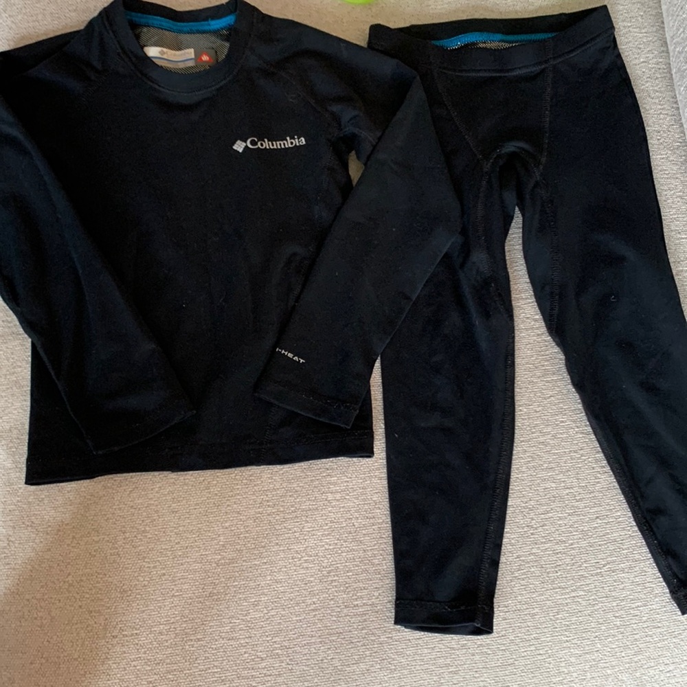 Kids Omni-heat warmers, base layer. Size 4/5. Brand Columbia.
